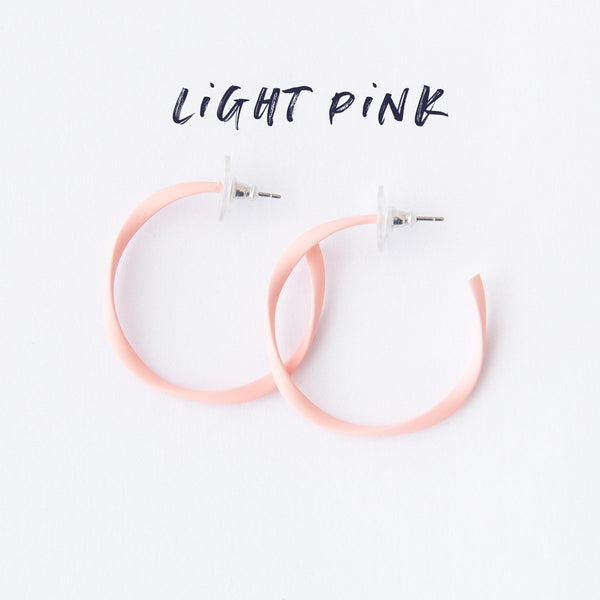 RO2026ER-LIGHTPINK-MIDI-HOOPS-WHITE-BACKGROUND-NAMED.jpg