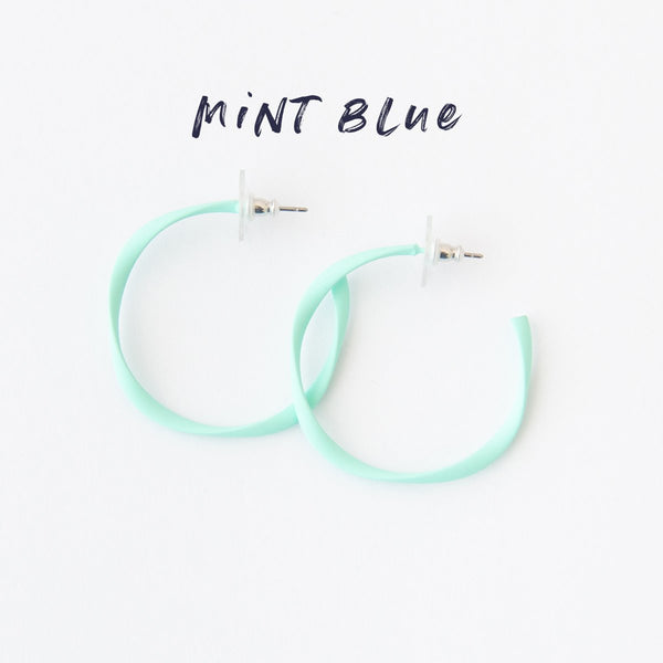 RO2026ER-MINTBLUE-MIDI-HOOPS-WHITE-BACKGROUND-NAMED.jpg